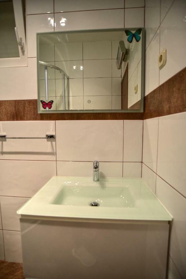 Apartment Lavande 2 Pridraga ภายนอก รูปภาพ